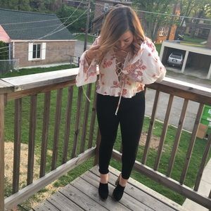 🌺Floral bell sleeve crop top